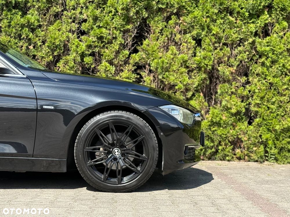 BMW Seria 3 320d Sport-Aut Efficient Dynamics Edition Luxury Line - 25