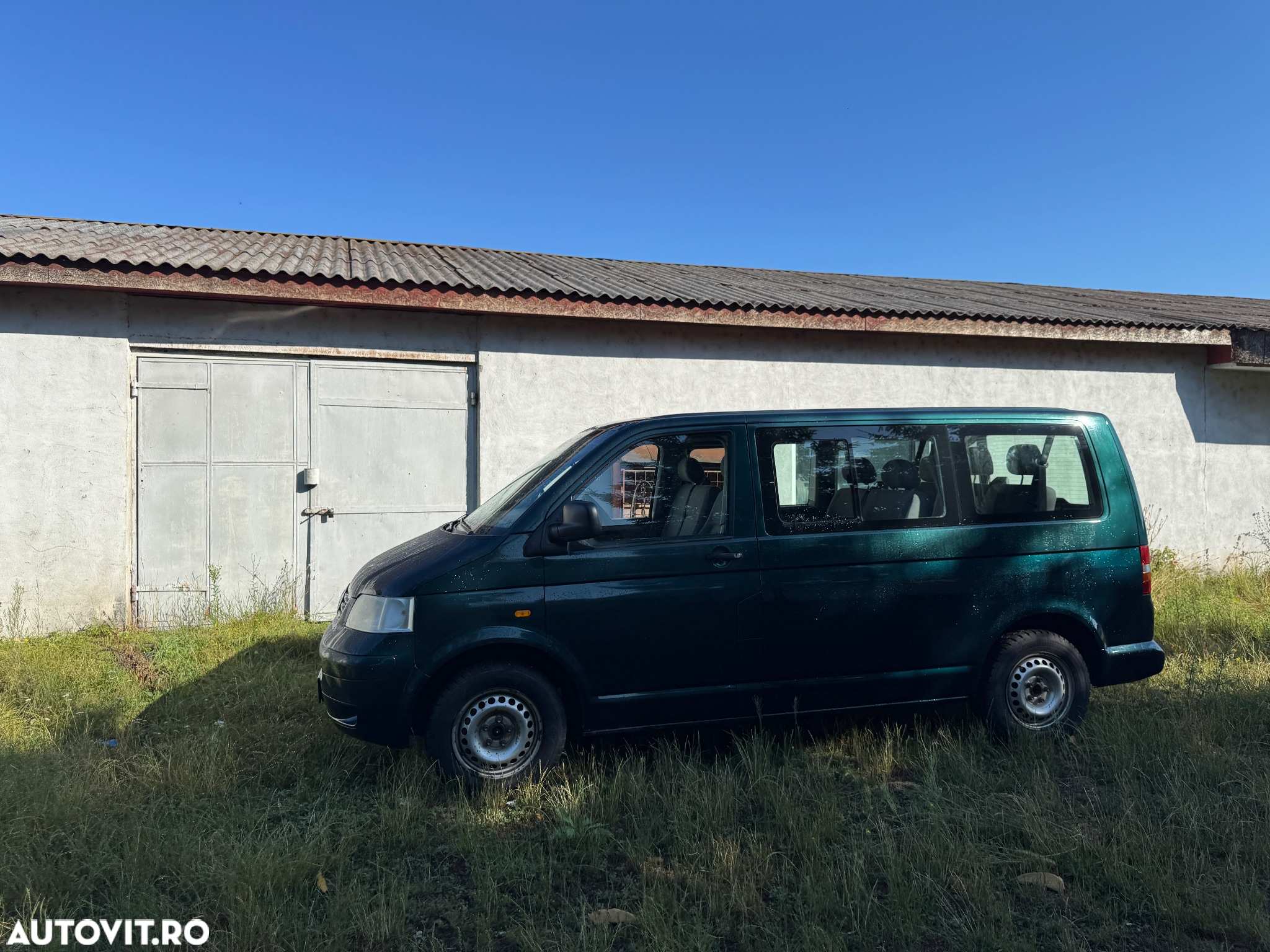 Volkswagen Caravelle - 7