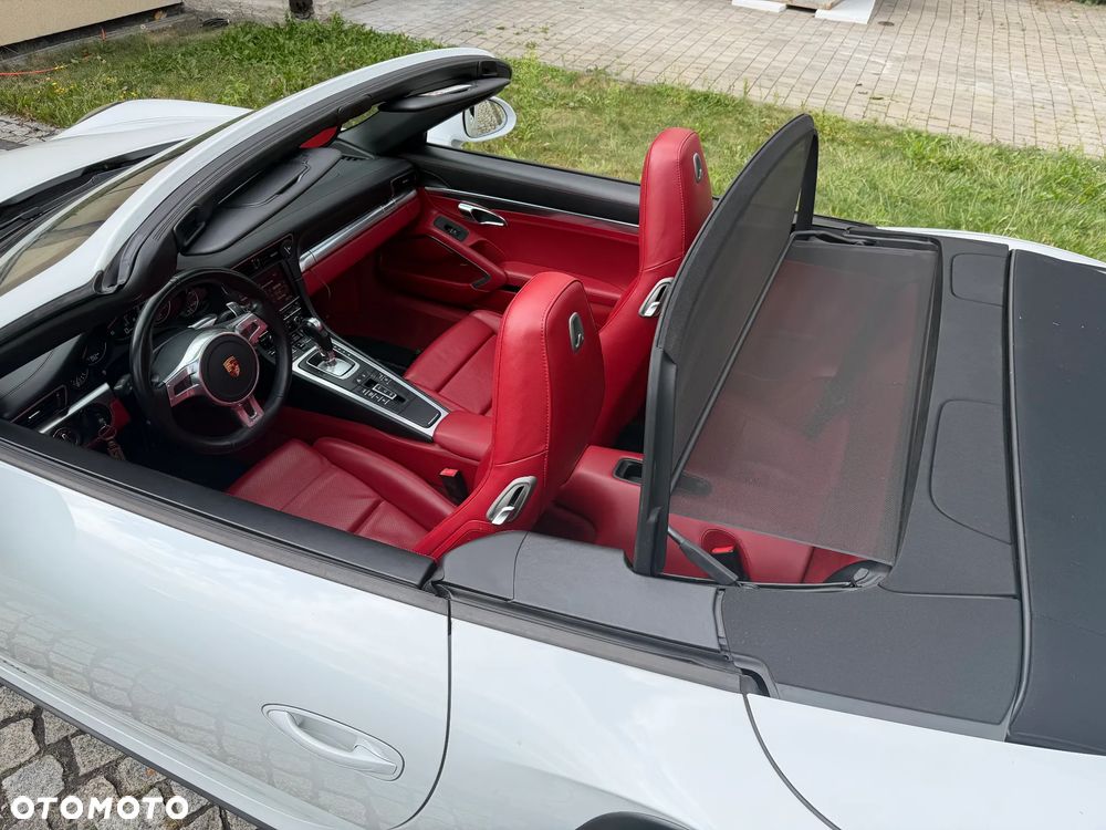 Porsche 911 Turbo - 10