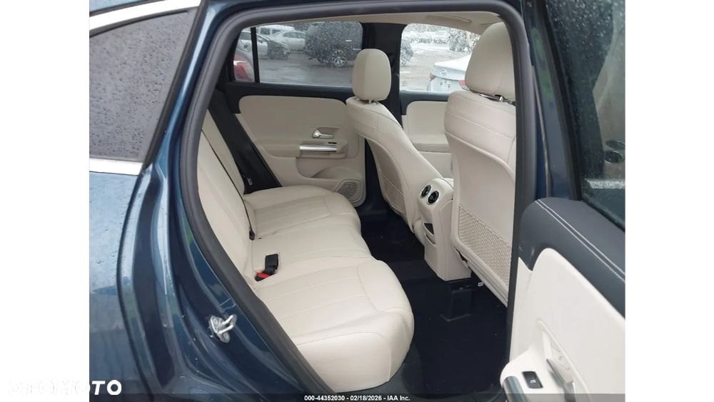 Mercedes-Benz GLA 250 4-Matic - 12