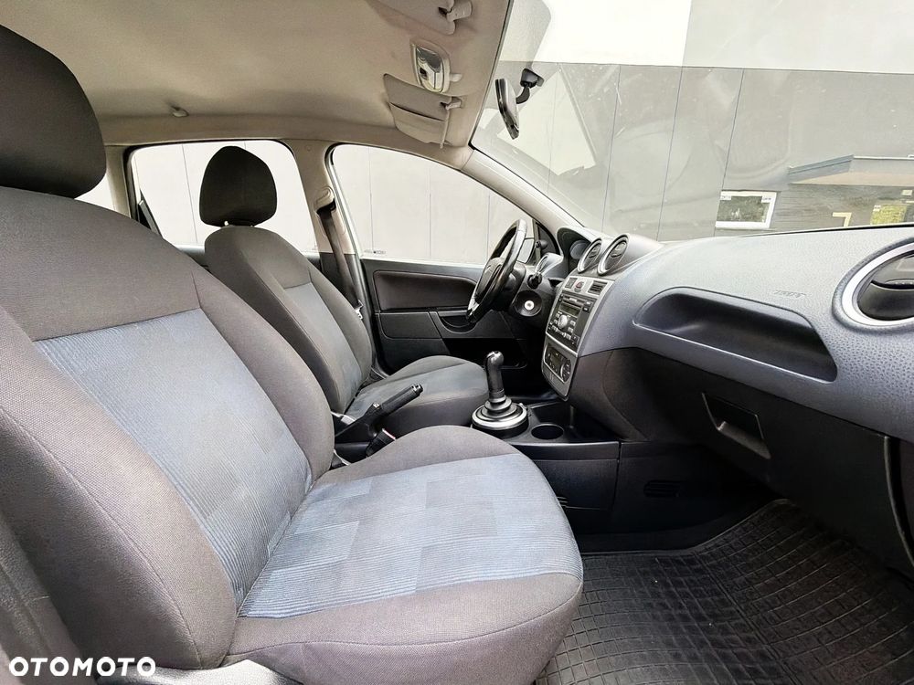 Ford Fiesta - 15