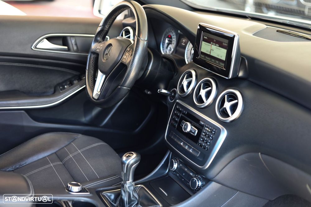 Mercedes-Benz A 180 d Urban - 27