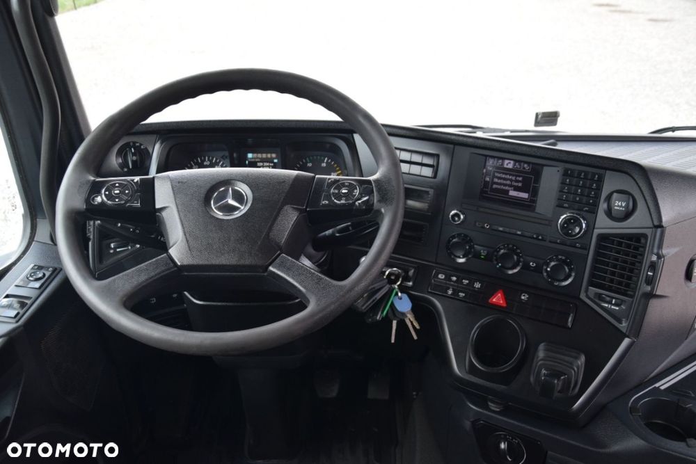 Mercedes-Benz Arocs 4145 - 32