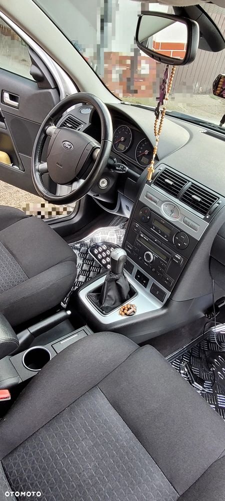 Ford Mondeo 1.8 Silver X - 21