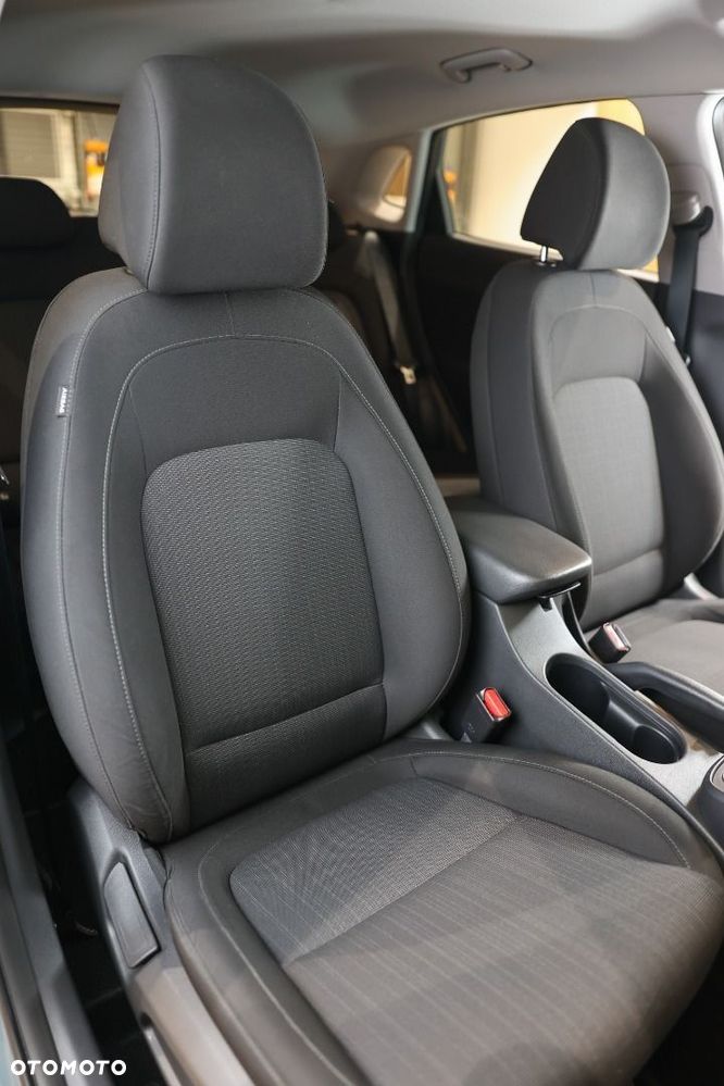 Hyundai Kona - 36