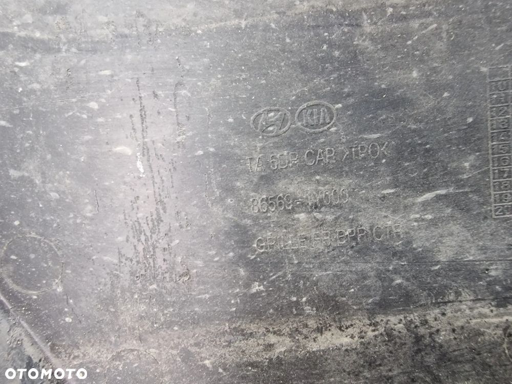 KIA PICANTO II 11- KRATKA ŚRODKOWA ZDERZAKA PRZEDNIEGO PRZÓD , NR 86569-1Y000 , NR AUKCJI KR186 - 16