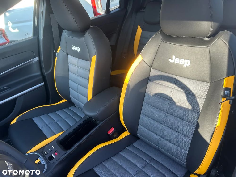Jeep Avenger 1.2 T3 mHEV The North Face 4xe eDCT6 - 9