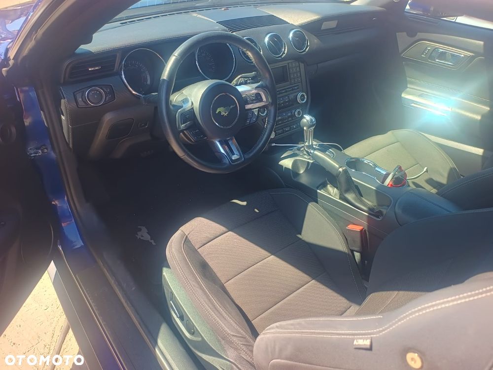 Ford Mustang 3.7 V6 - 4