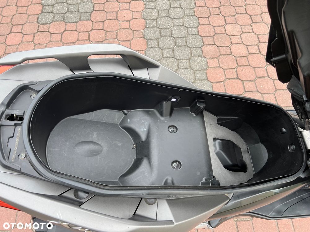 Yamaha X-max - 10
