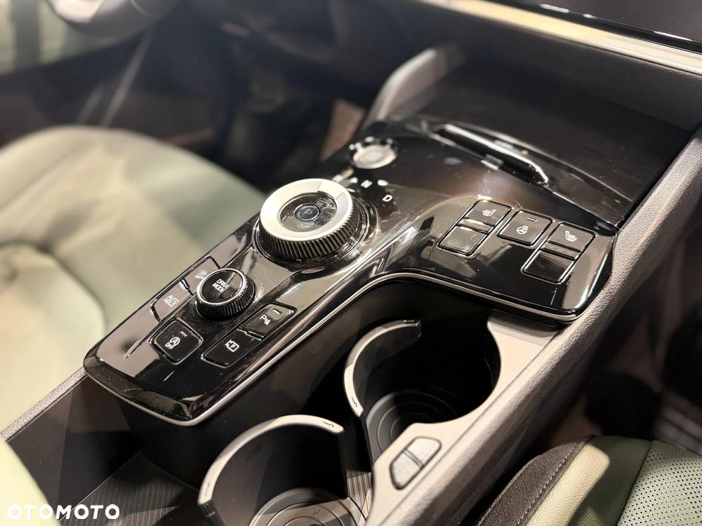 Kia Sportage 1.6 T-GDI Anniversary 2WD DCT - 24