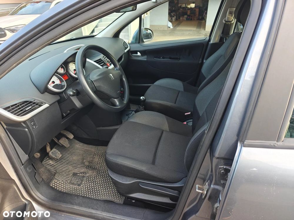 Peugeot 207 1.4 16V Trendy - 8