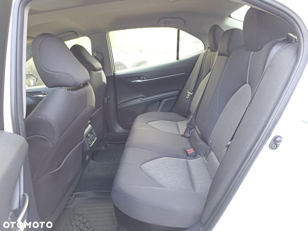 Toyota Camry 2.5 Hybrid Comfort CVT - 26