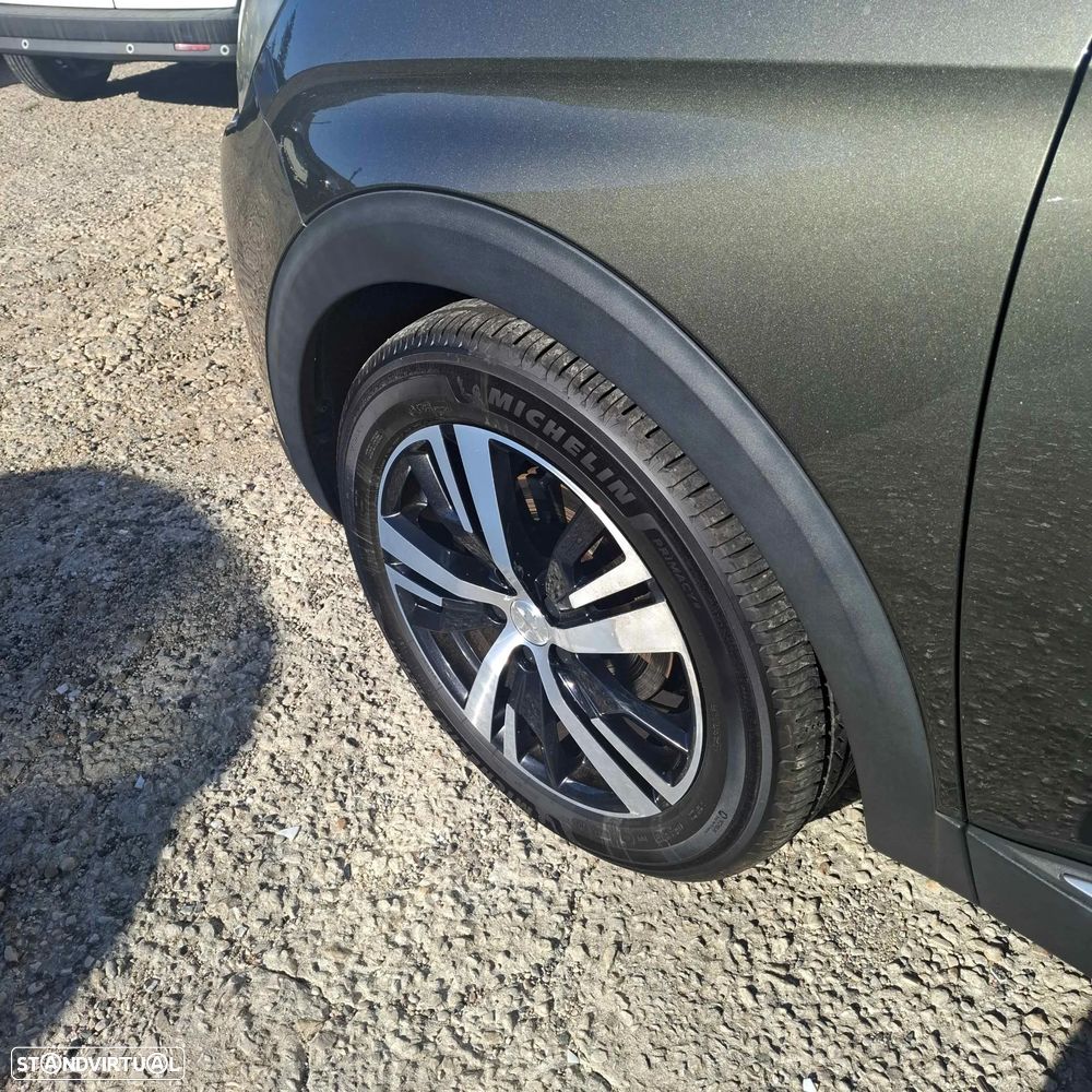Peugeot 3008 1.5 BlueHDi Allure Pack — fotografia 3