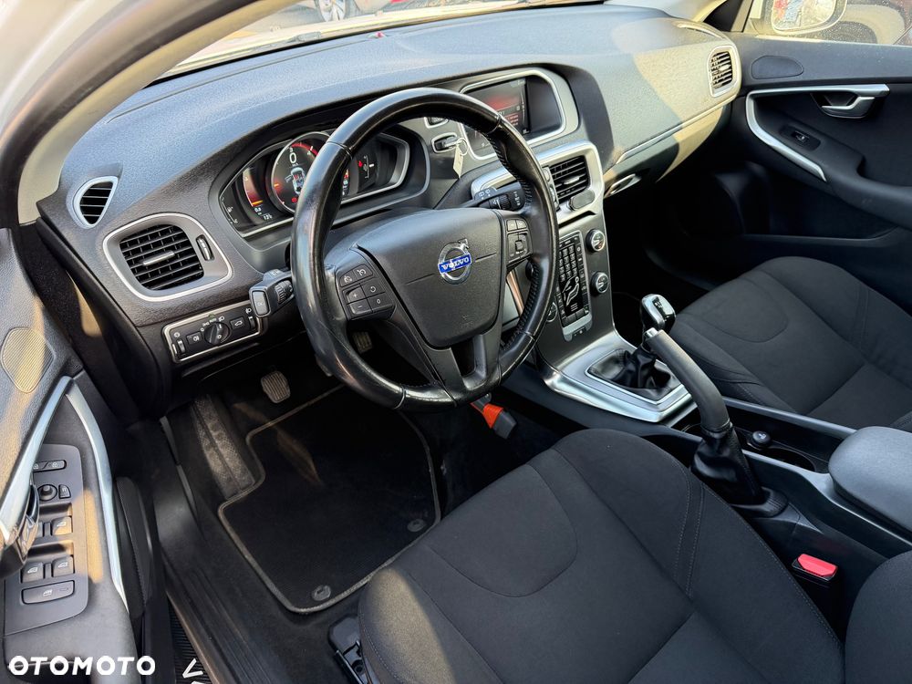 Volvo V40 D2 - 34