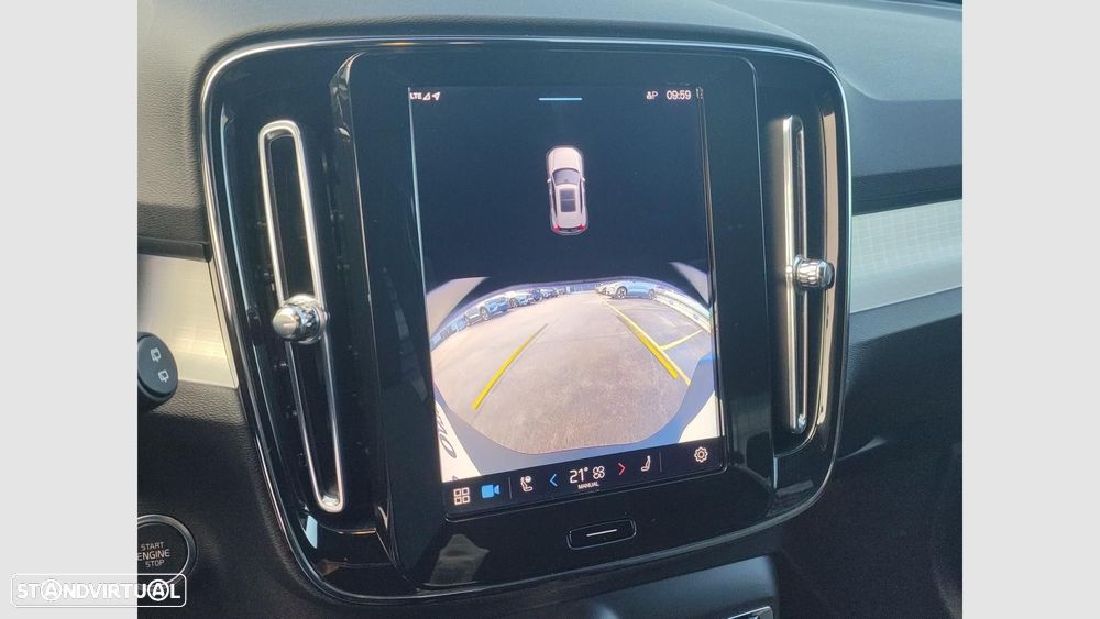 Volvo XC 40 2.0 B3 Black Edition - 18