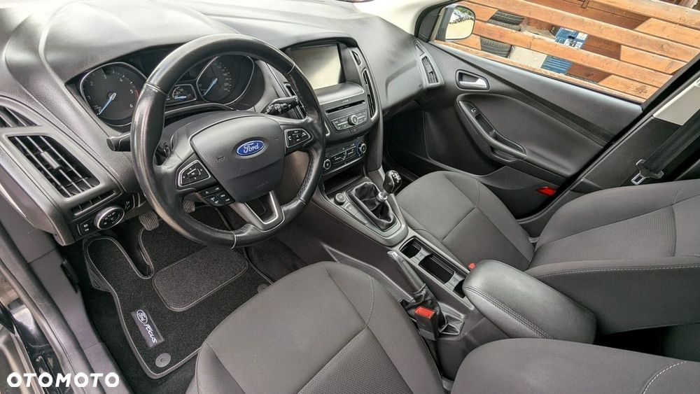 Ford Focus - 16