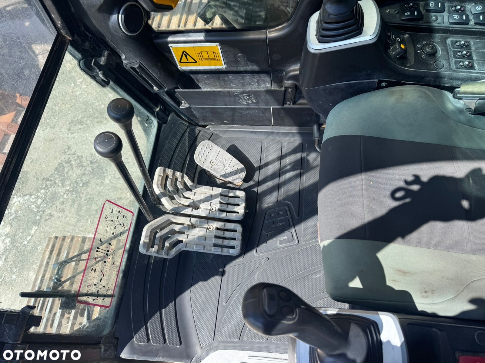 JCB JS210LC - 27