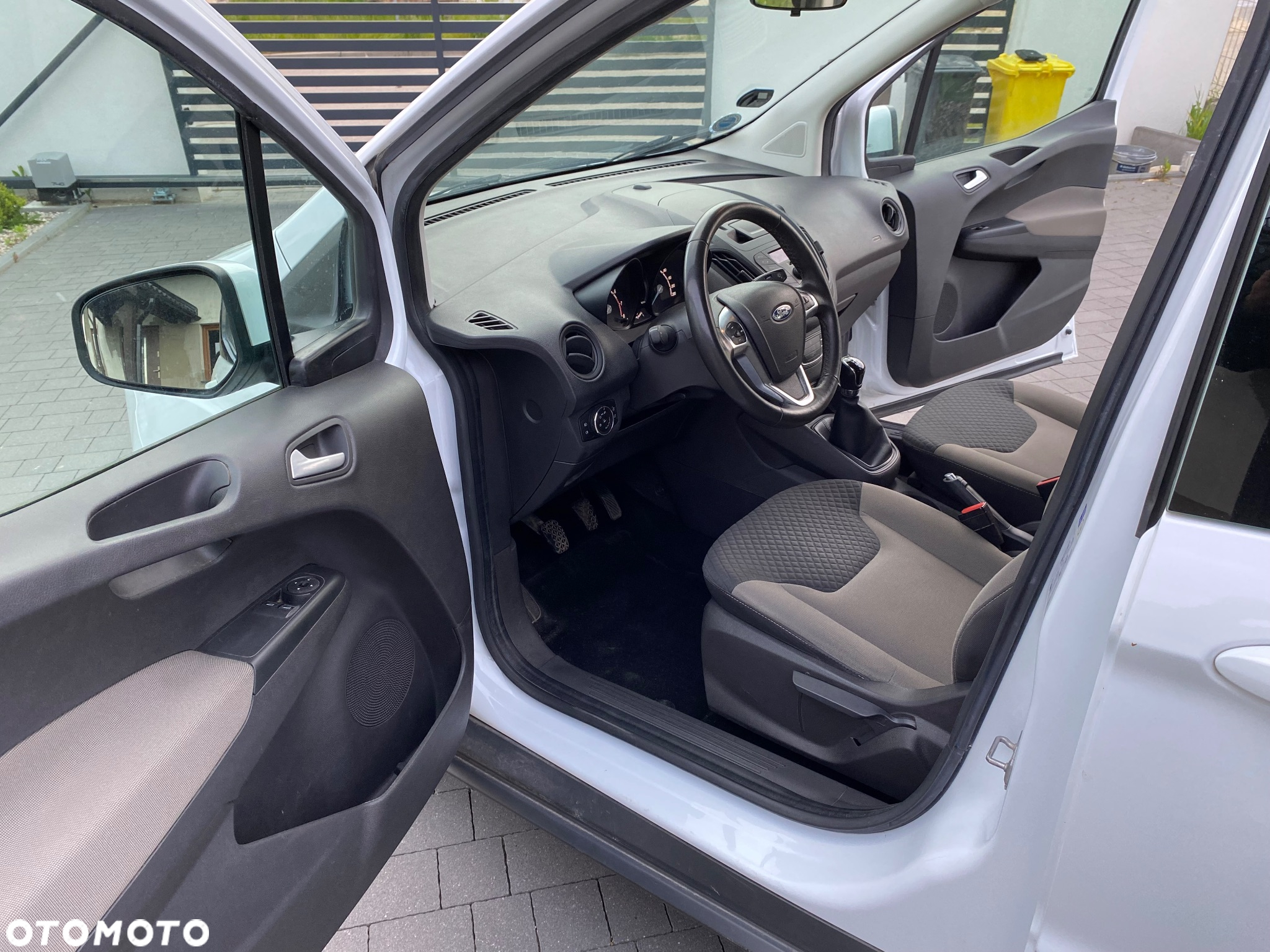 Ford Transit Courier 1.0 EcoBoost Ambiente - 8
