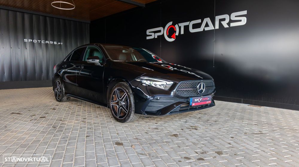 Mercedes-Benz A 250 Limousine e AMG Line - 3