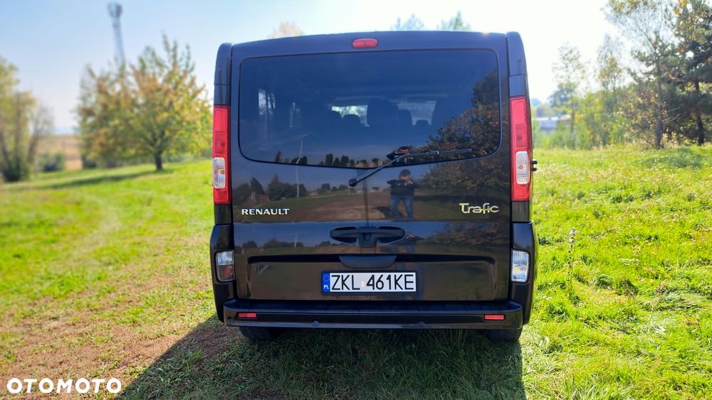Renault Trafic Grand Passenger Black Edition - 6