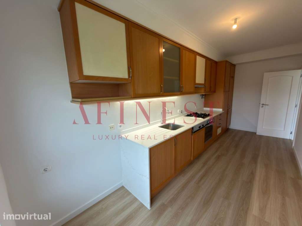 APARTAMENTO T1 NA ESTRADA DA LUZ - BENFICA | GARAGEM + ARRECADAÇÃO - Grande imagem: 4/19