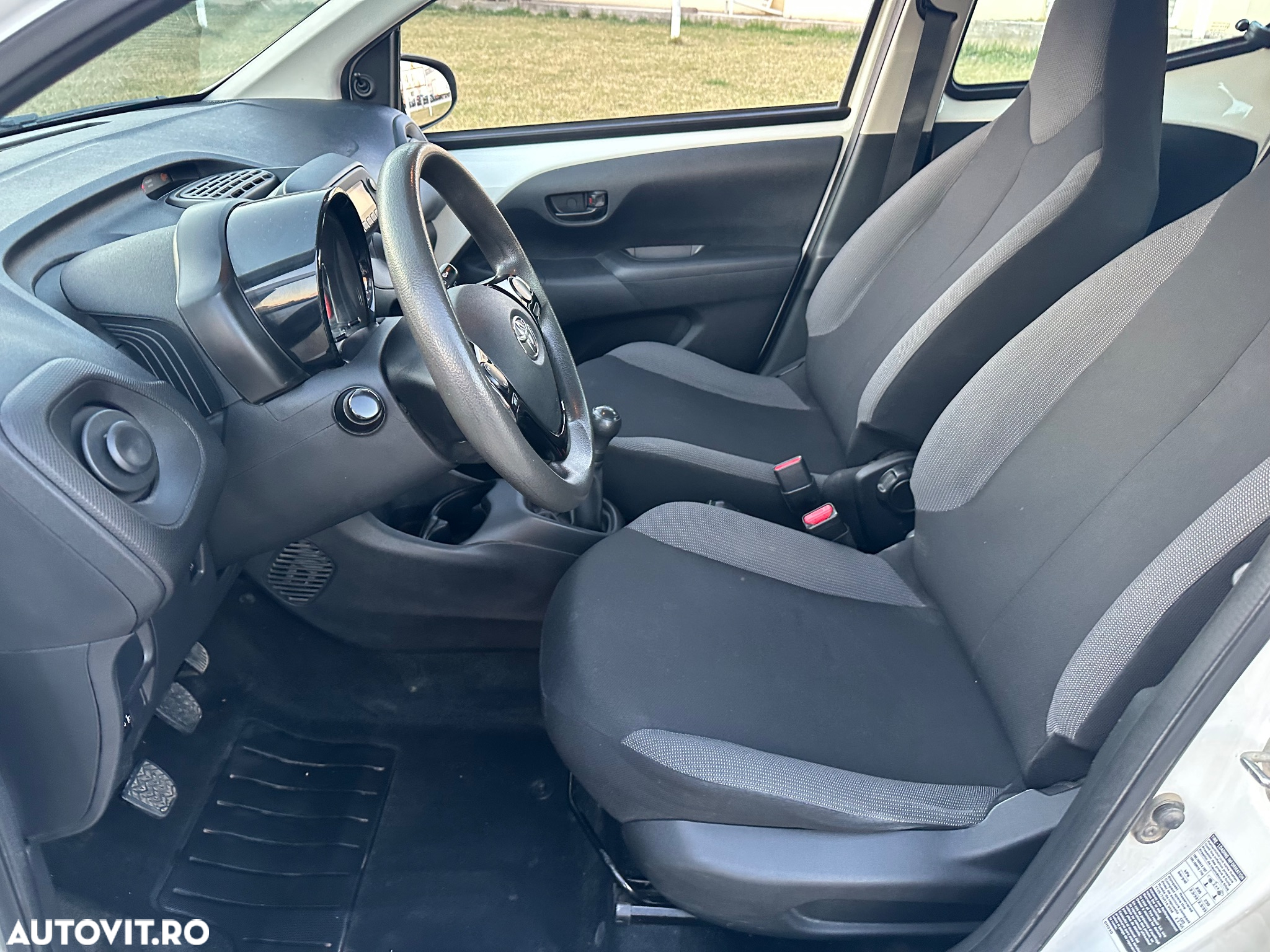 Toyota Aygo 1.0 VVY-I 5 usi X-cite - 6