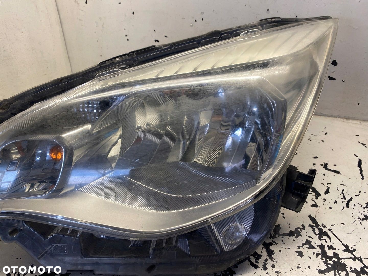 TOYOTA VERSO S LAMPA LEWY PRZÓD - 3