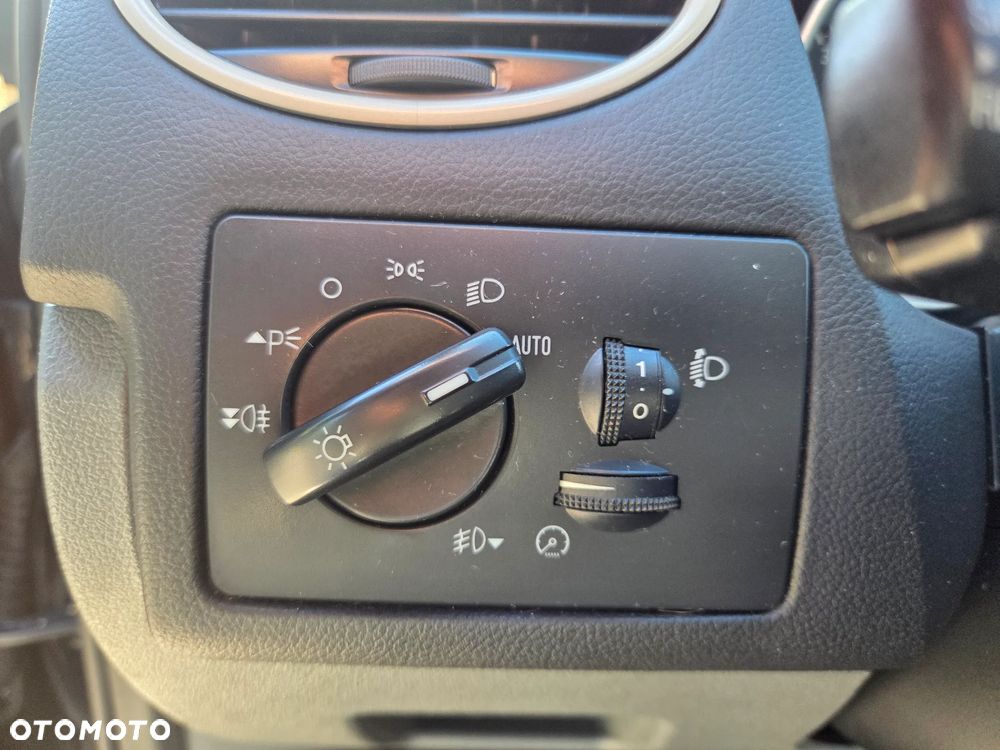 Ford Focus 1.6 16V Titanium - 15