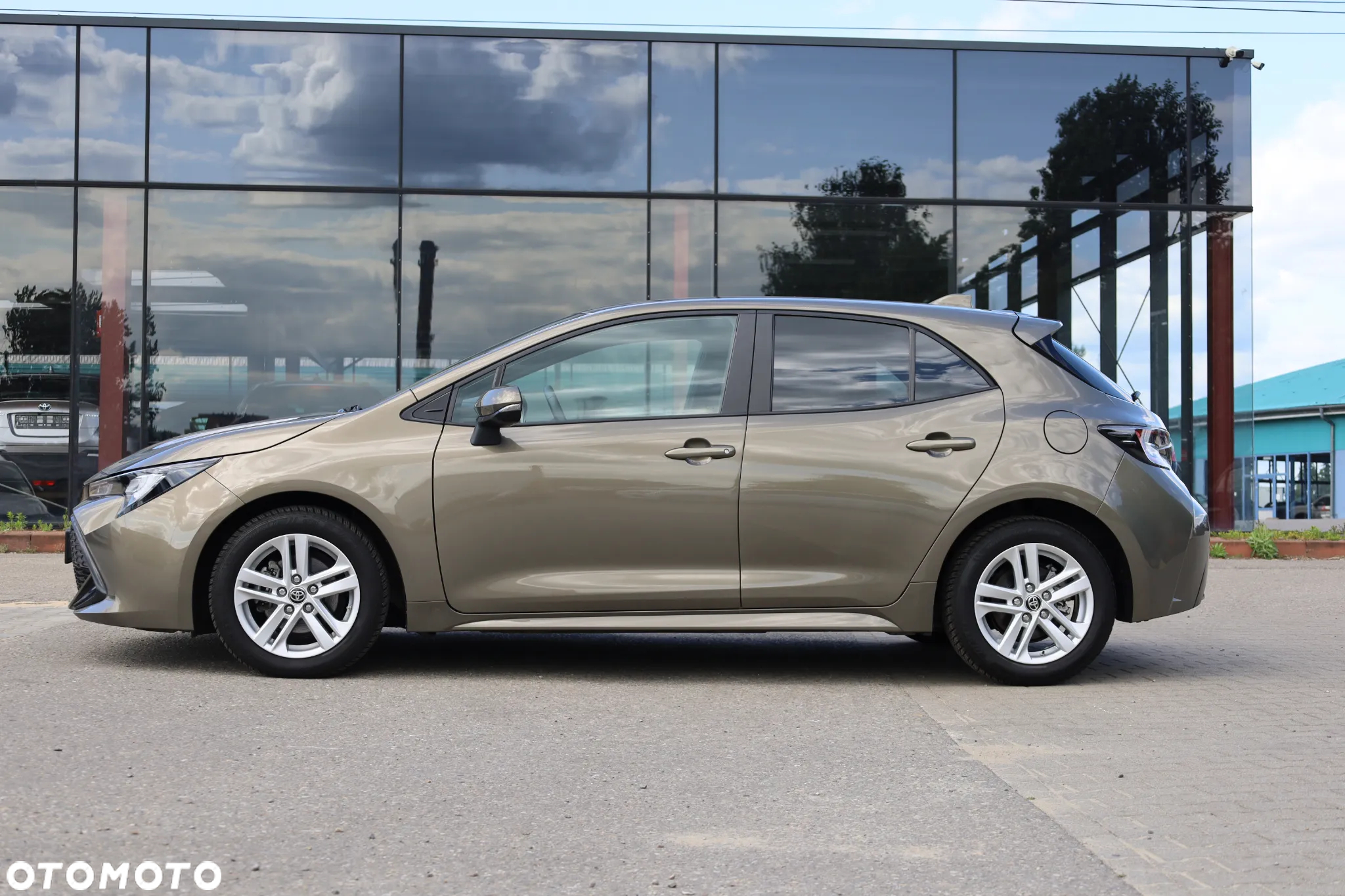 Toyota Corolla 1.8 Hybrid - 10