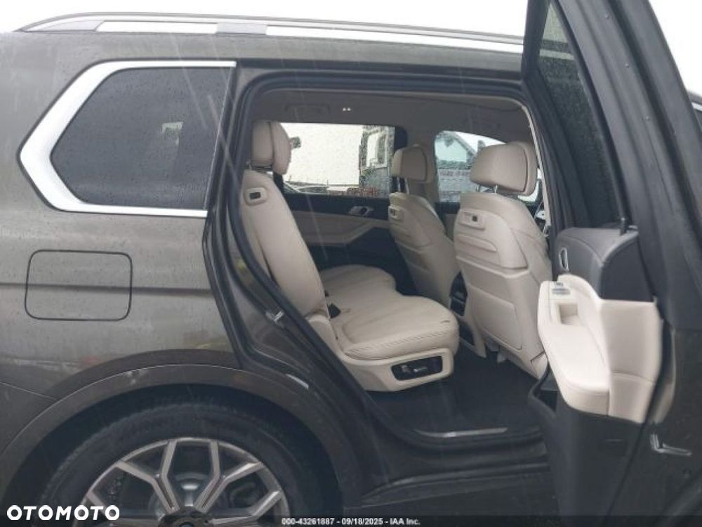 BMW X7 - 10