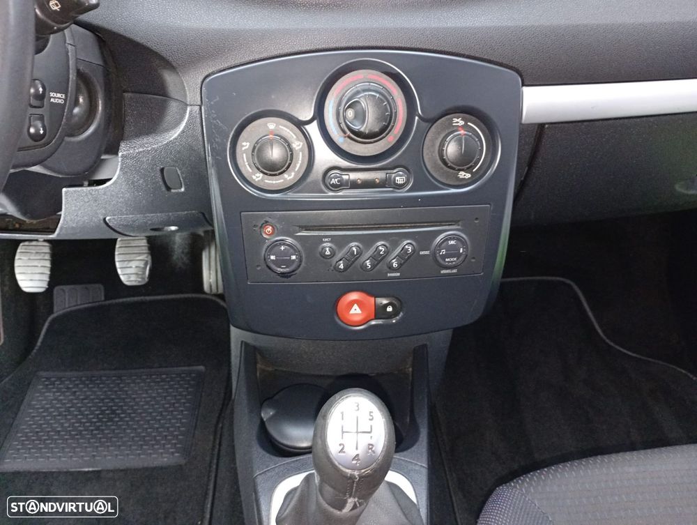Renault Clio 1.2 16V Dynamique - 20