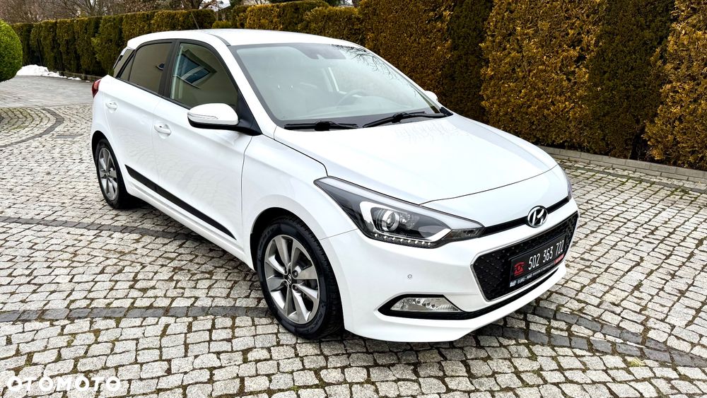 Hyundai i20 blue 1.2 Trend - 15