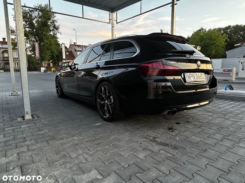 BMW Seria 5 520d xDrive - 17