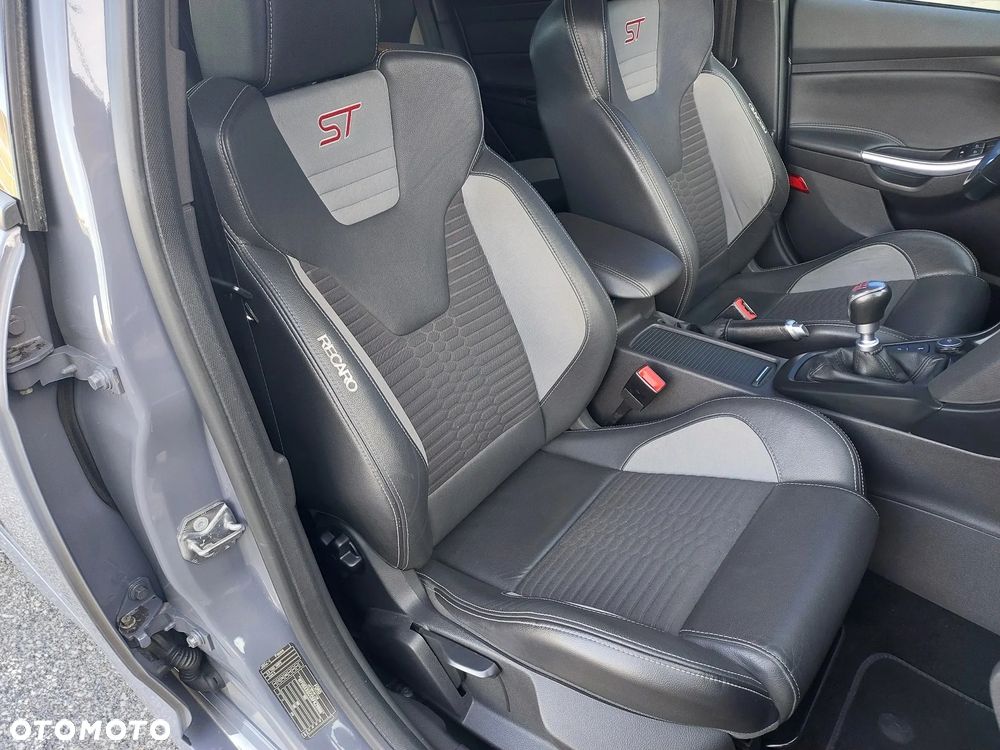 Ford Focus 2.0 TDCi ST - 21