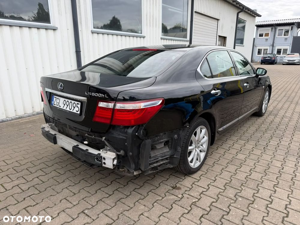Lexus LS - 11