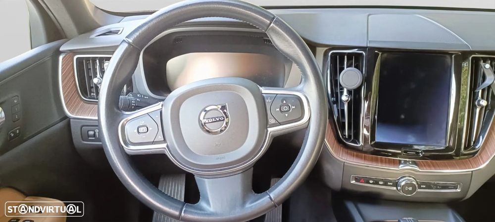 Volvo XC 60 2.0 T8 PHEV Momentum AWD - 9