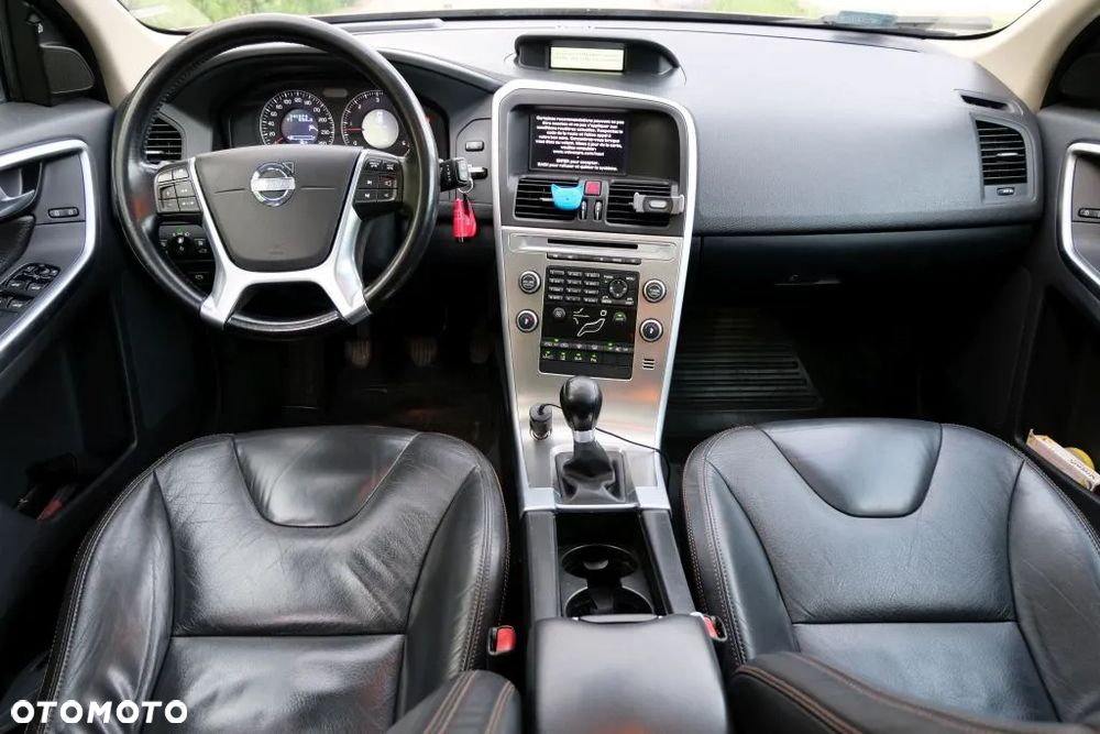 Volvo XC 60 2.4D DRIVe Momentum - 8