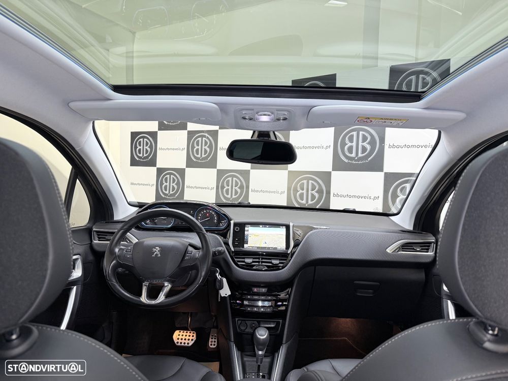 Peugeot 208 1.2 PureTech Allure EAT6 - 5