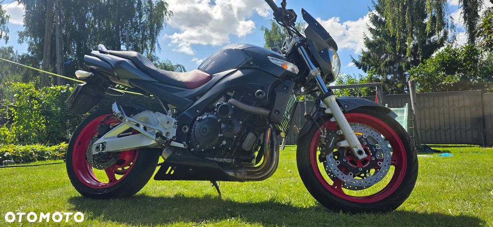 Suzuki GSR - 1