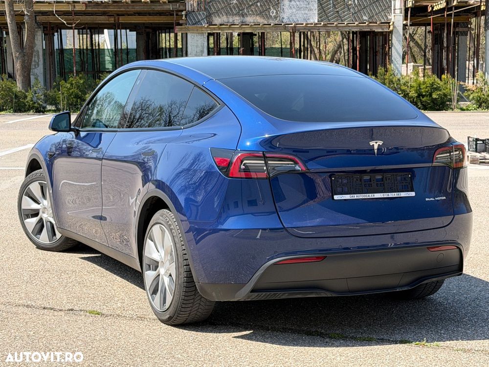 Tesla Model Y - 13
