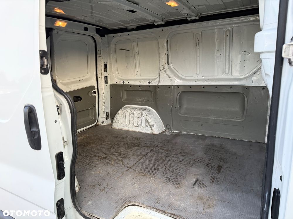 Opel Vivaro - 15