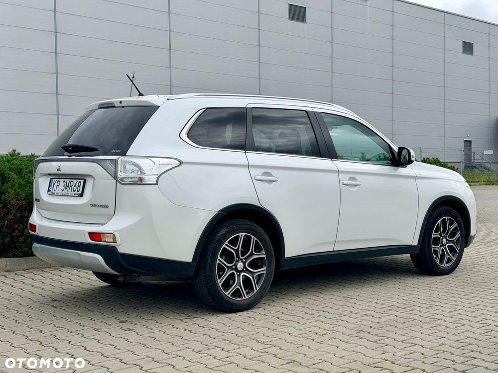 Mitsubishi Outlander 2.2 DID Instyle Navi 4WD - 4