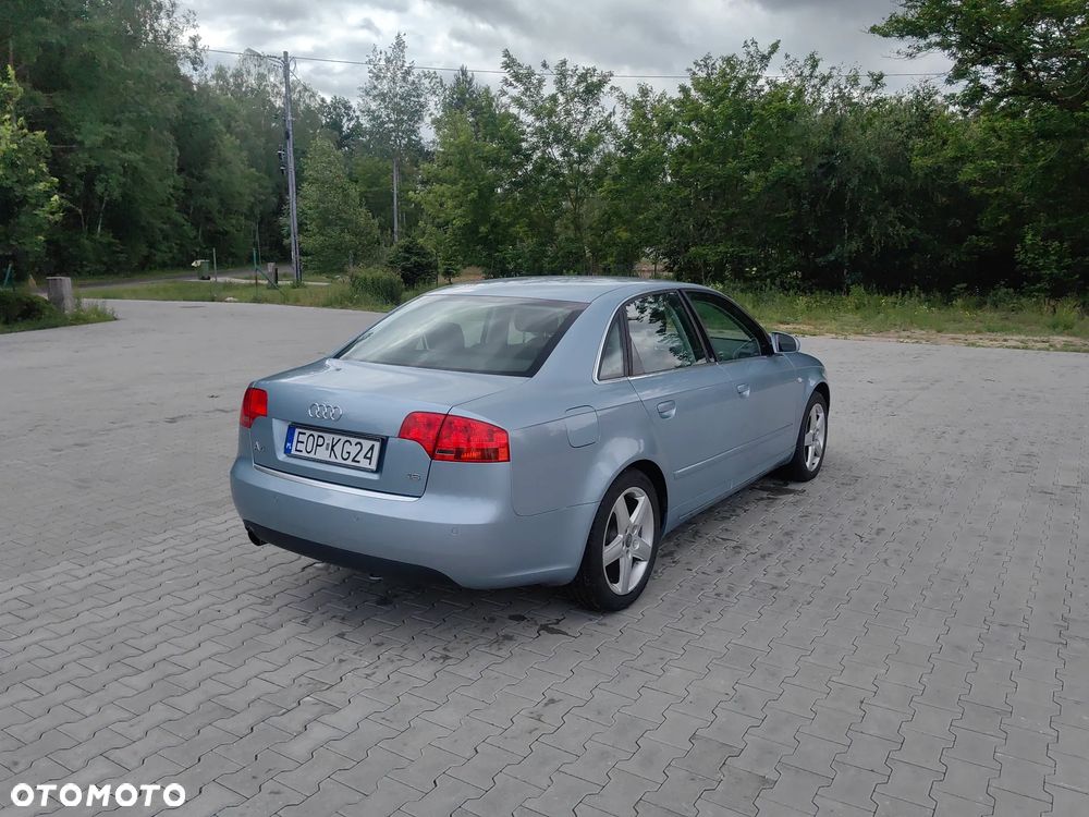 Audi A4 Limousine - 5