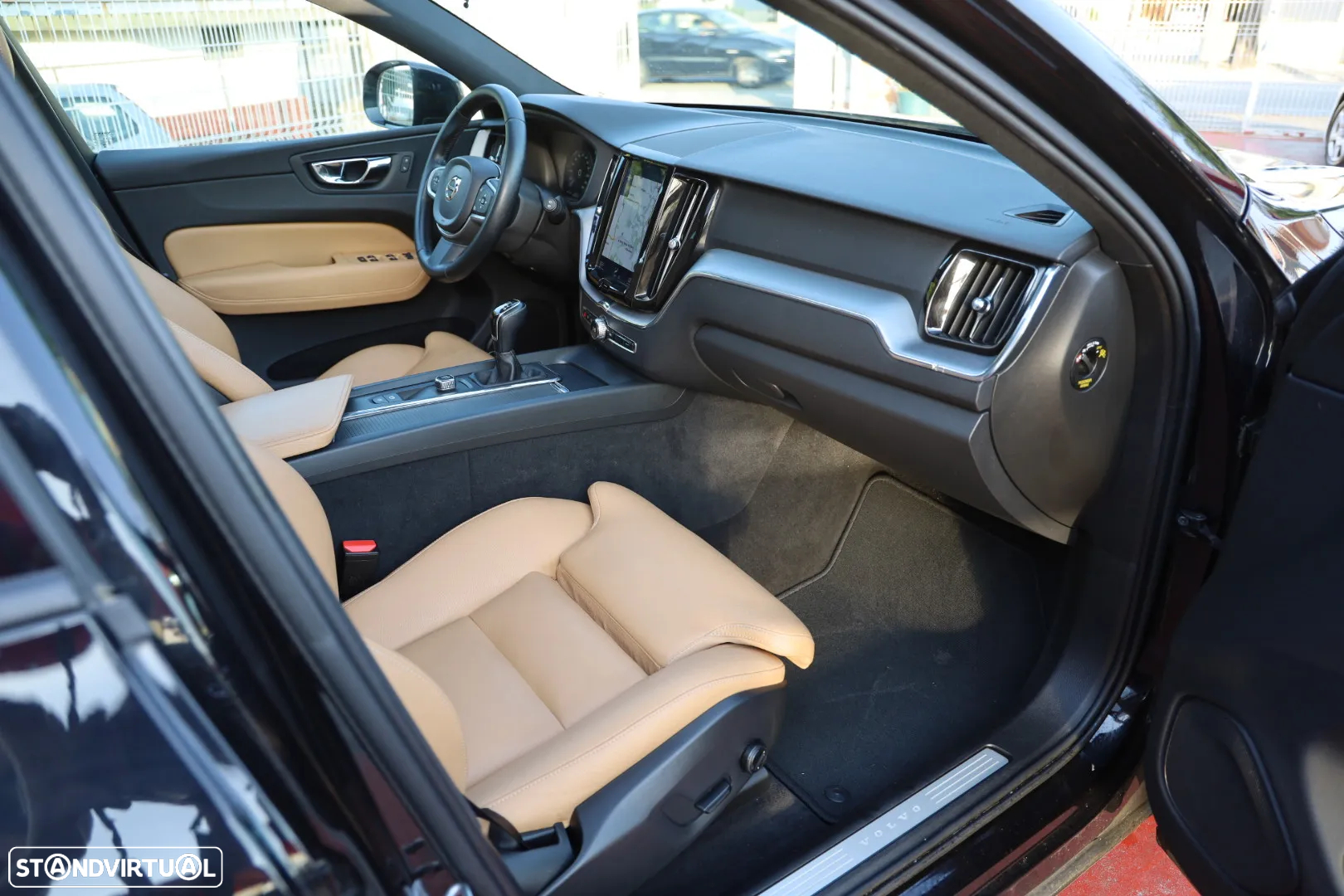 Volvo XC 60 2.0 D3 Momentum Plus - 3