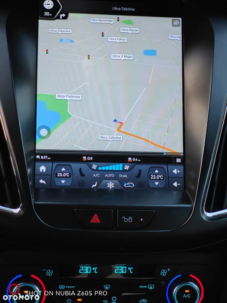 Ford Focus 1.6 SYNC Edition - 17