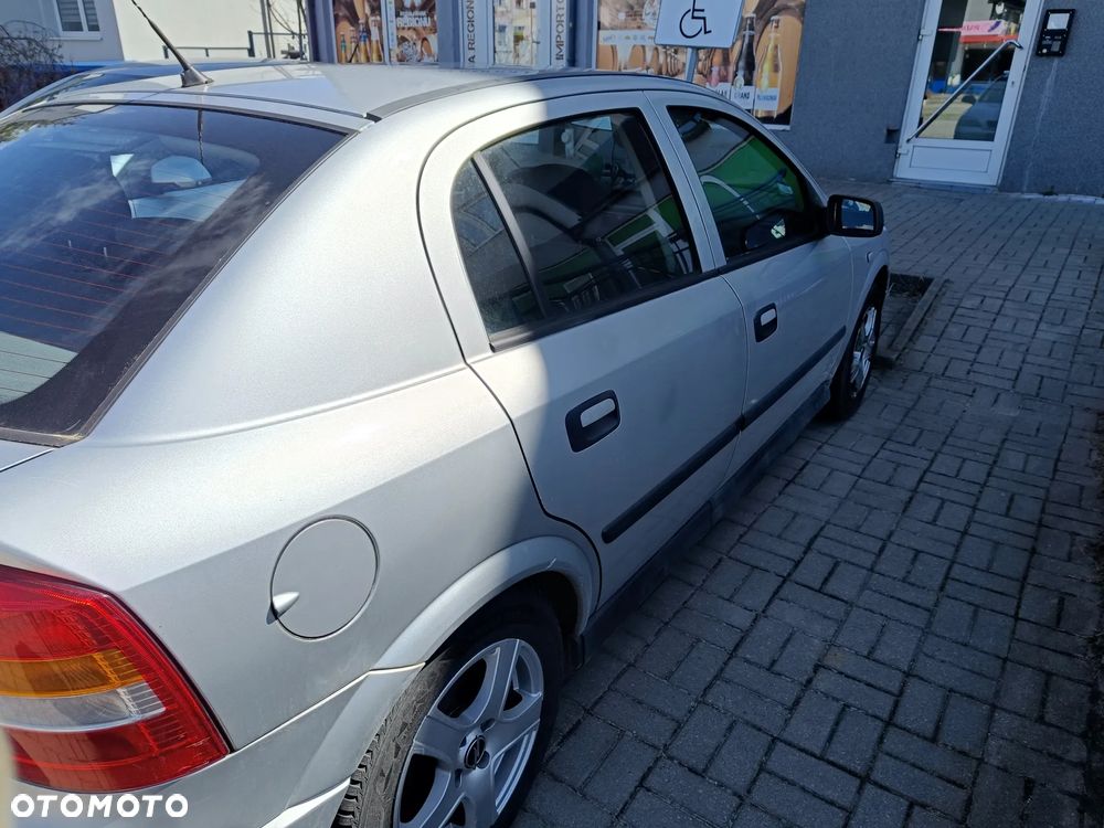 Opel Astra - 4