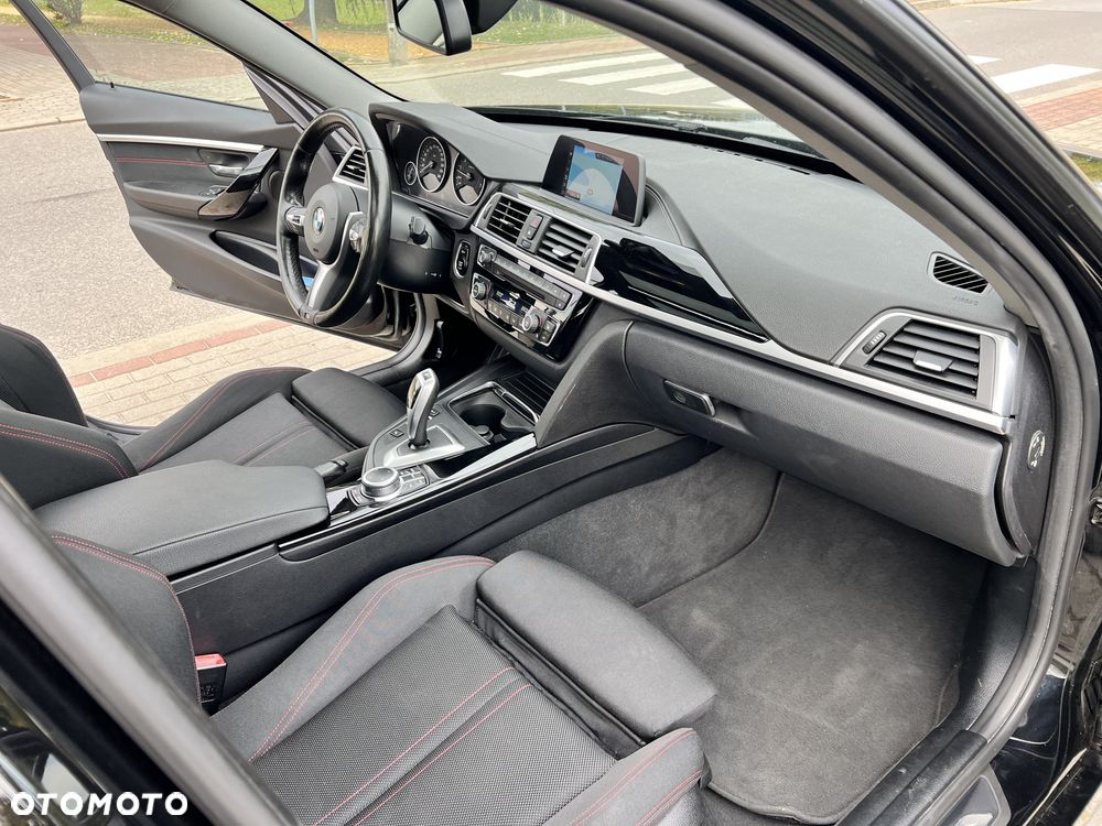 BMW Seria 3 320i xDrive Sport Line - 15