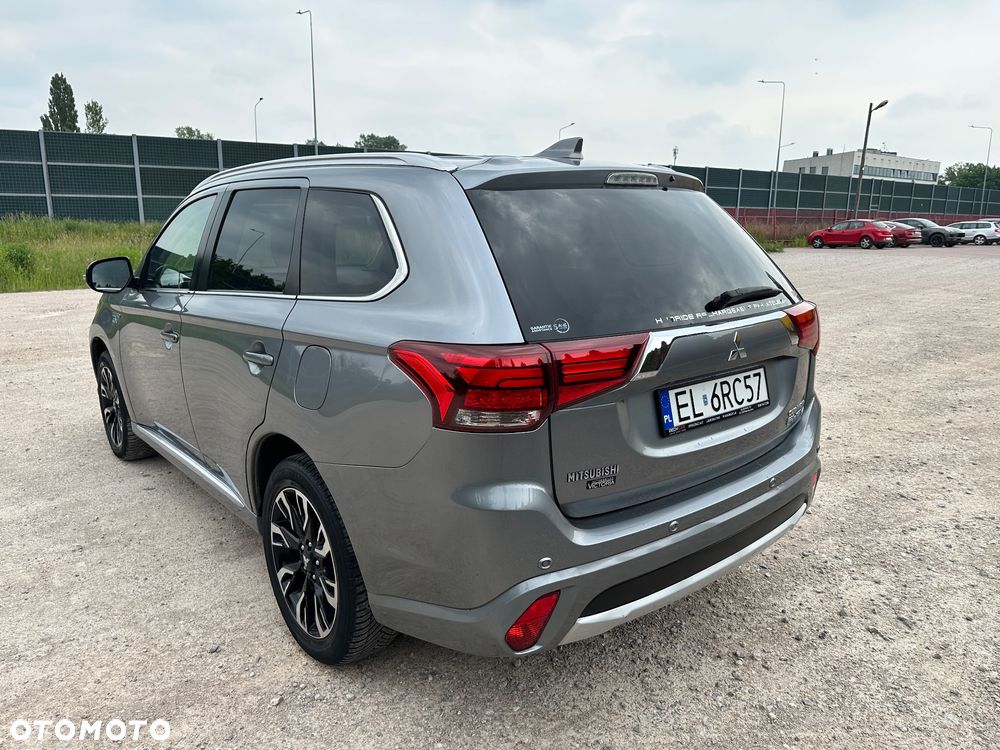Mitsubishi Outlander Intense + - 17