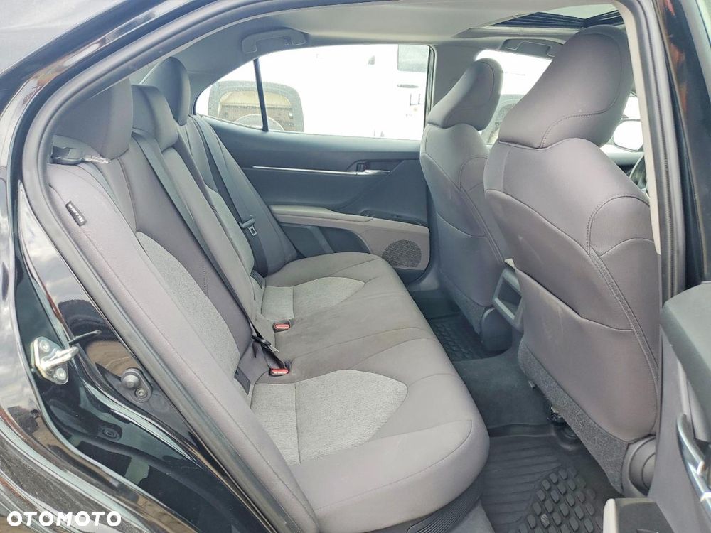 Toyota Camry - 11