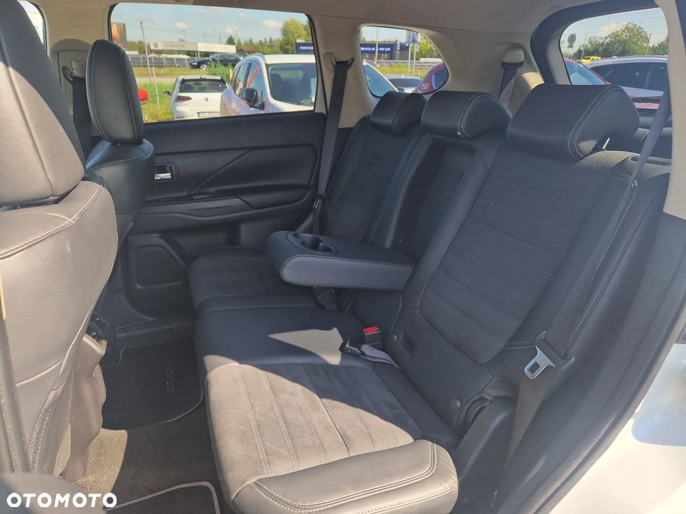 Mitsubishi Outlander 2.0 2WD CVT Diamant - 29